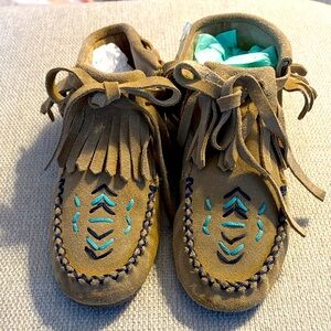NWOT Lands' End Girls' Fringe Moccasins